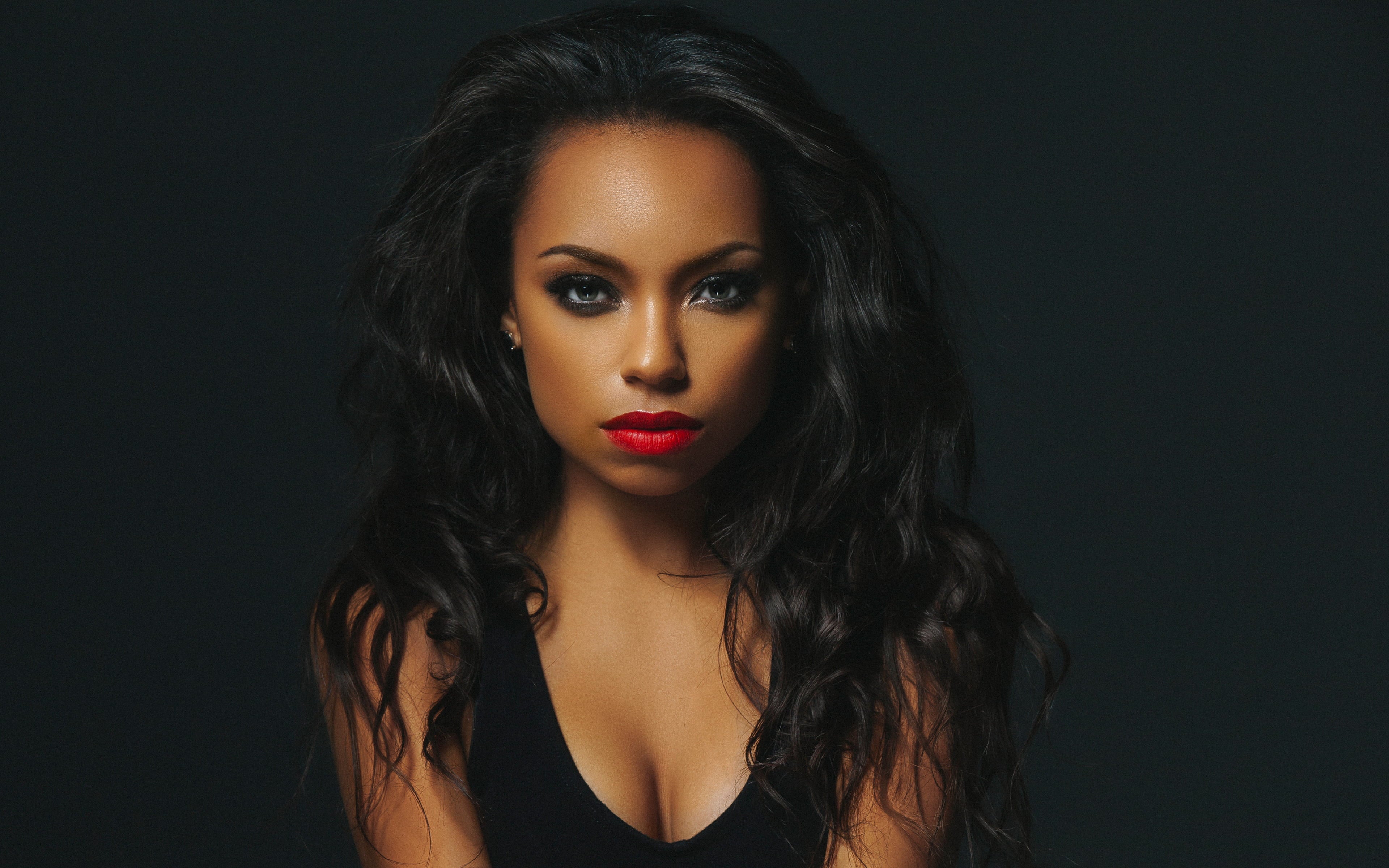 Best Wig Textures for a Natural Look (Body Wave vs Straight vs Curly)